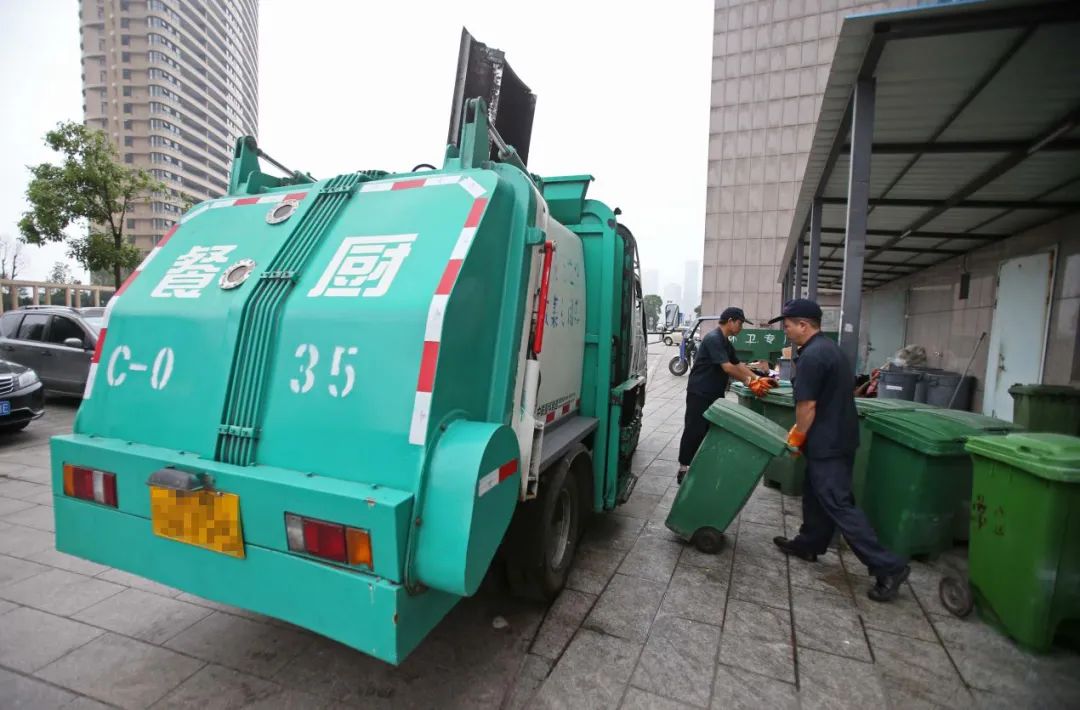 餐廚垃圾的不當處理已成為致霾致癌的一個重要成因.jpg